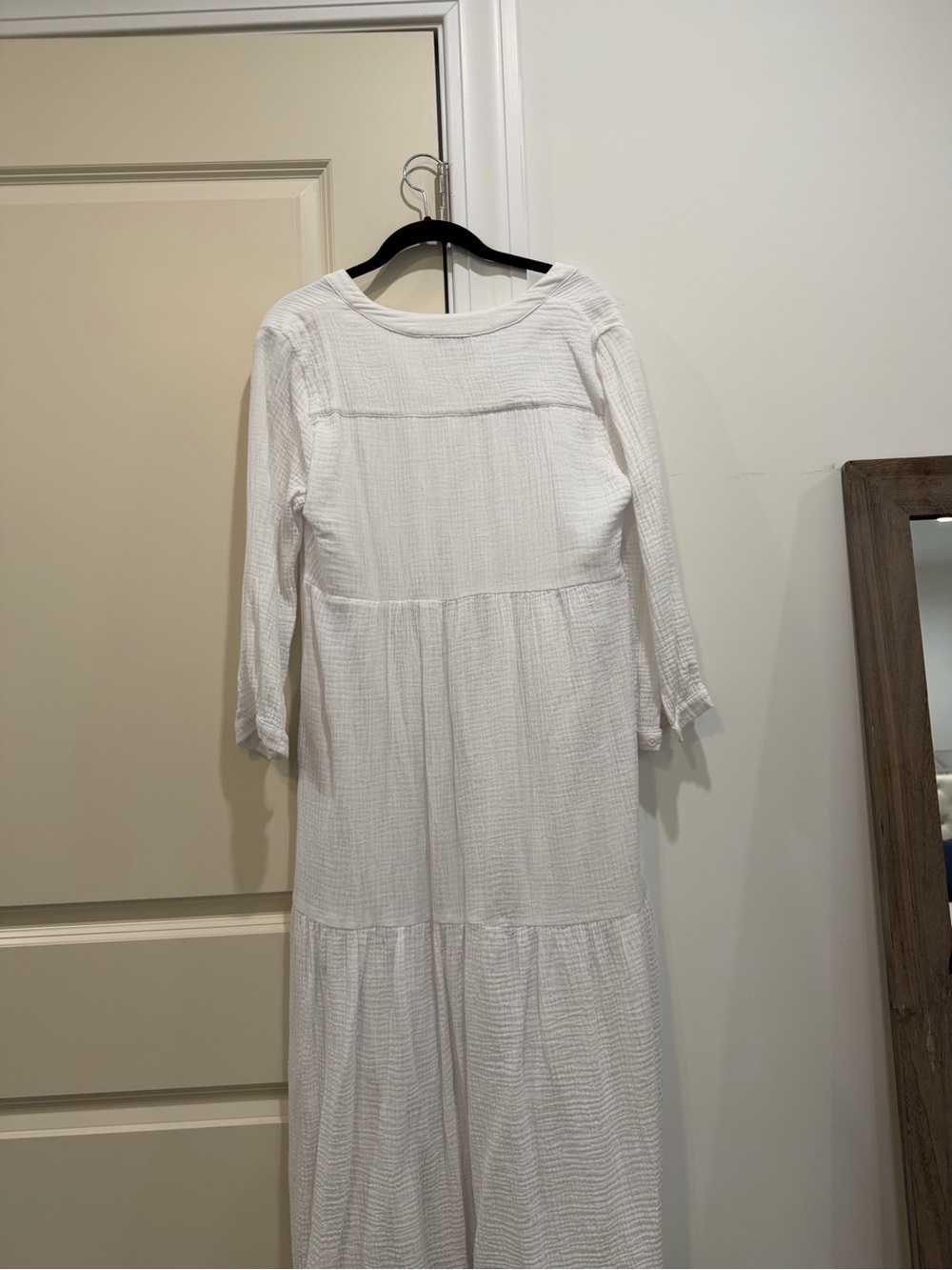 Relaxed White Tiered Midi Dress with Button Placket - Picture 2 of 2